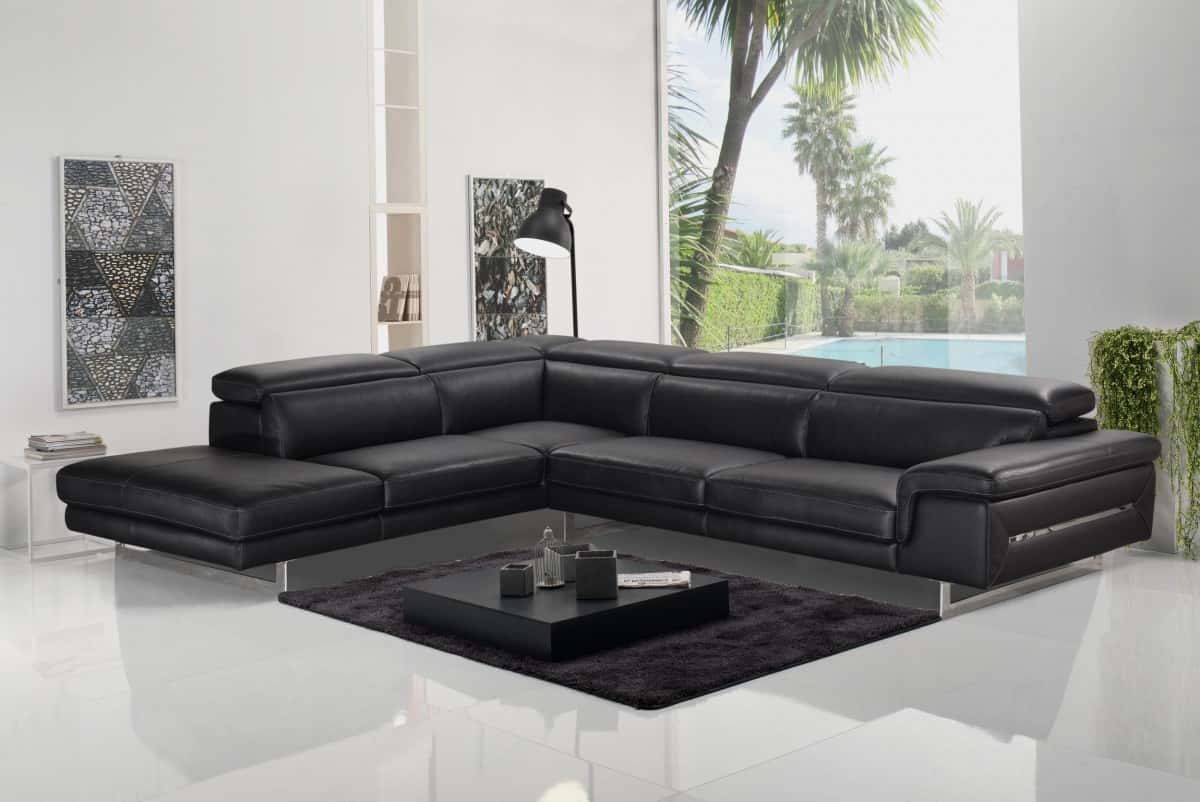 Facing Sectional Sofa By Vig Furniture