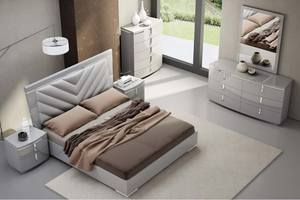 The New York Modern Bedroom Set by J&M Furniture