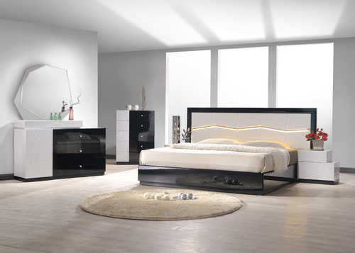 Turin Bed by J&M Furniture