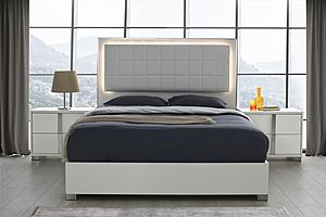 Giulia Bedroom Set in White by J&M Furniture