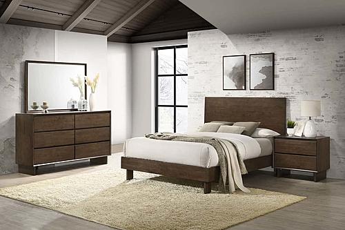 Glenwood 4-piece Queen Bedroom Set Warm Brown by Coaster