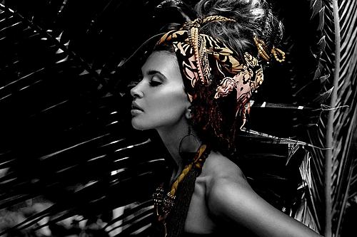 SF1380 Temp Glass w/Foil - Woman Head Piece (40x60) by Classy Art