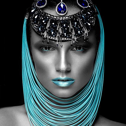 SF1412 Temp Glass w/Foil - Lady Pharaoh (50x50) by Classy Art