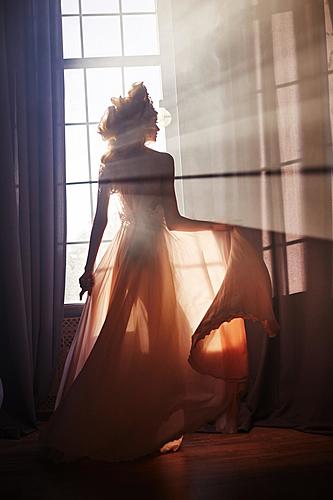 SF1640 Temp Glass w/Foil - Rays of a Woman (40x60) by Classy Art