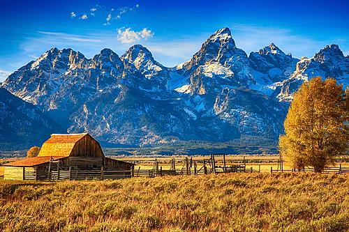 SF1706 Temp Glass w/Foil - Mountainous Barn (60x40) by Classy Art