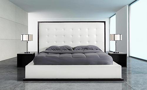Modrest Beth Queen Modern Wenge w/White Leatherette Bed by VIG Furniture