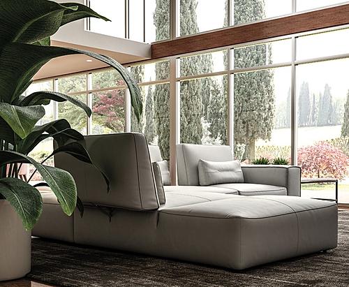 Accenti Italia Enjoy - Italian Modern Light Grey Leather Left Facing Chaise Sectional Sofa by VIG Furniture