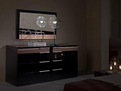 Alaska Black Mirror by VIG Furniture