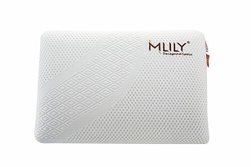 Manchester United Classic Pillow - Queen by Mlily